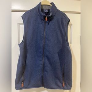 Vineyard vines XL navy vest.